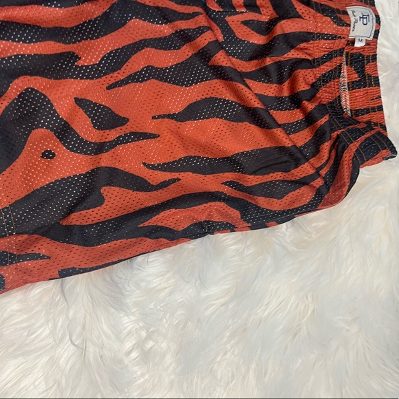 Tiger print Mesh Shorts - Picture 2 of 4
